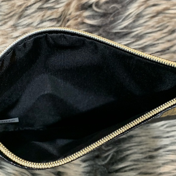 ipsy September 2016 Glam Bag - Cosmetic Too Glam To Give A Damn! - Picture 5 of 6